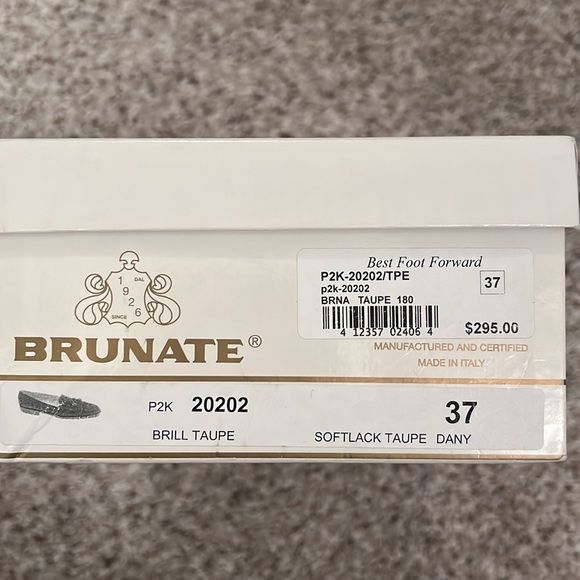 Black softlack taupe shoes. Great condition. Made in Italy. Size 37. Very comfy - Picture 5 of 5